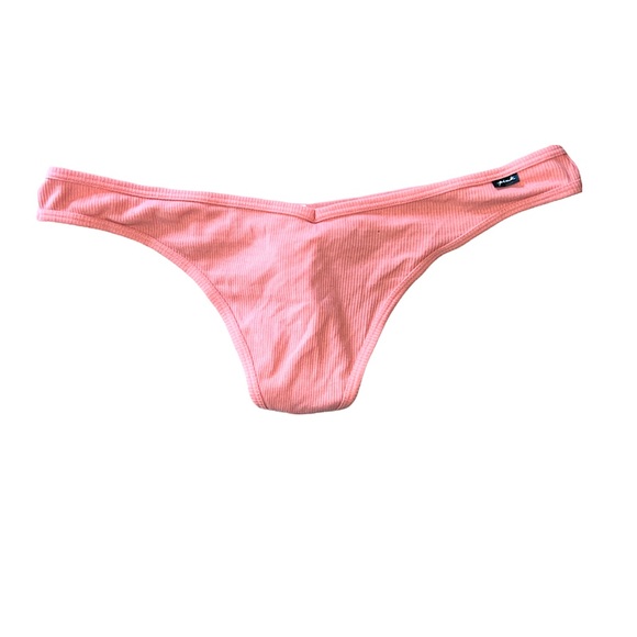 Victoria’s Secret PINK Thong - Picture 1 of 3